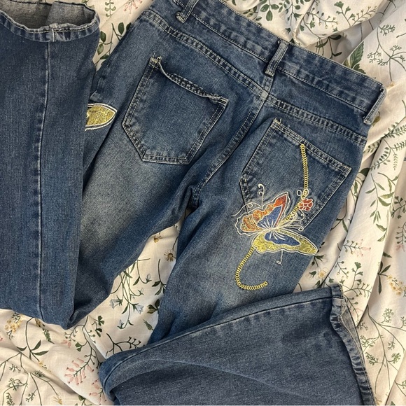 🦋 Y2K Embroidered Flare / Straight Jeans - Picture 2 of 4